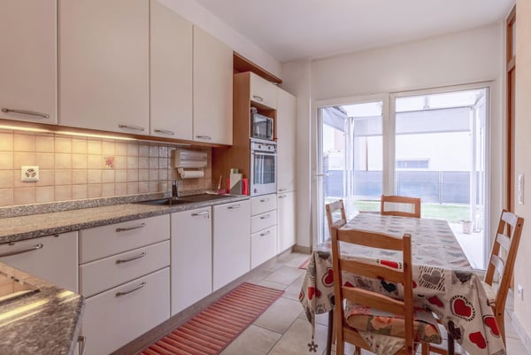 AMPIA VILLA 5.5 LOCALI CON GIARDINO PIANEGGIANTE A BESAZIO 3