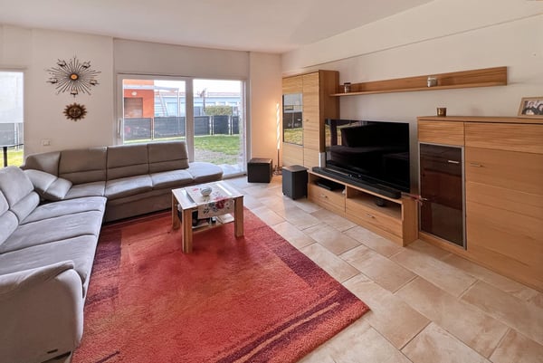 AMPIA VILLA 5.5 LOCALI CON GIARDINO PIANEGGIANTE A BESAZIO 4