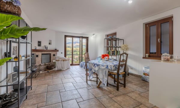 CASA 4.5 LOCALI CON MONOLOCALE ANNESSO E VISTA A TORRICELLA