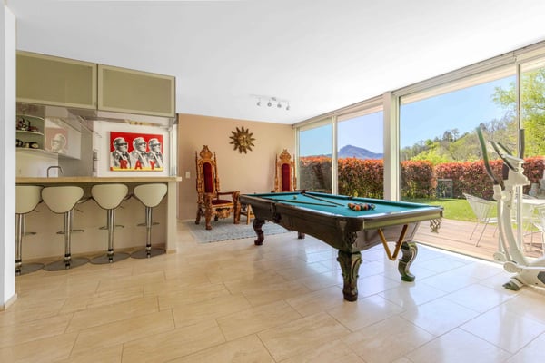 MERAVIGLIOSA VILLA NEL VERDE CON PISCINA VISTA LAGO A CARONA 9