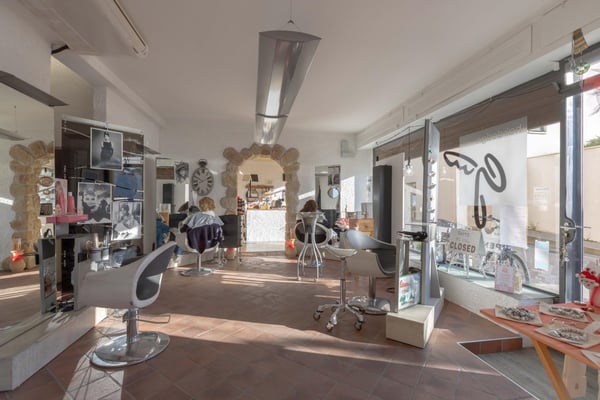ELEGANTE BILOCALE COMMERCIALE SUL LUNGOLAGO A MELIDE 3