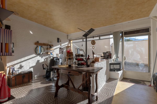 ELEGANTE BILOCALE COMMERCIALE SUL LUNGOLAGO A MELIDE 8