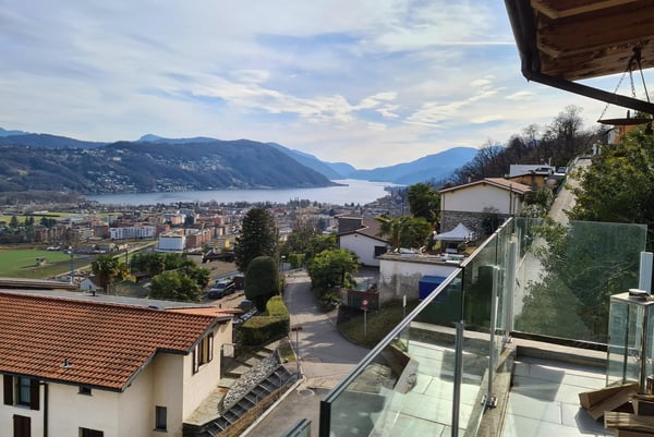 SPAZIOSO ATTICO 5.5 CON AMPIA TERRAZZA VISTA LAGO A BIOGGIO 4