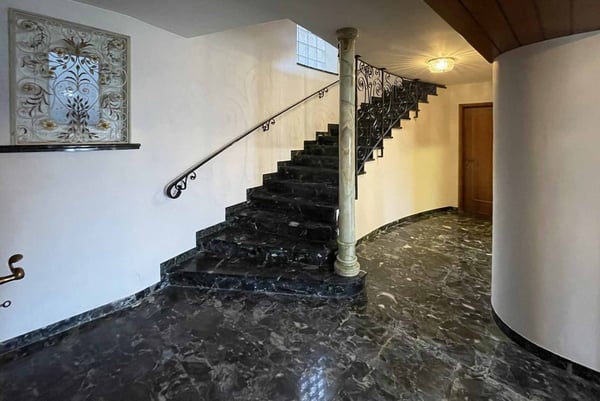 AMPIA VILLA 8.5 CON MAGNIFICA VISTA LAGO A COLLINA D'ORO 6