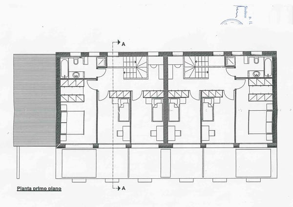 CASA GEMELLA DI 8.5 LOCALI CON PISCINA E TERRENO A MELANO 12