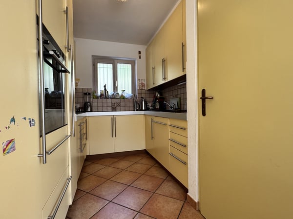 CASA GEMELLA DI 8.5 LOCALI CON PISCINA E TERRENO A MELANO 5