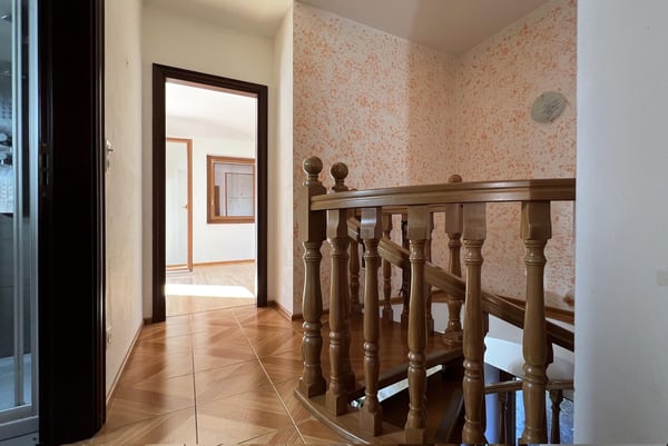 BELLA CASA UNIFAMILIARE DI 4.5 LOCALI CON GIARDINO A CHIASSO 5