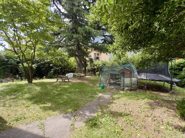 CASA UNIFAMILIARE DI 7 LOCALI CON AMPIO GIARDINO A GIORNICO 2
