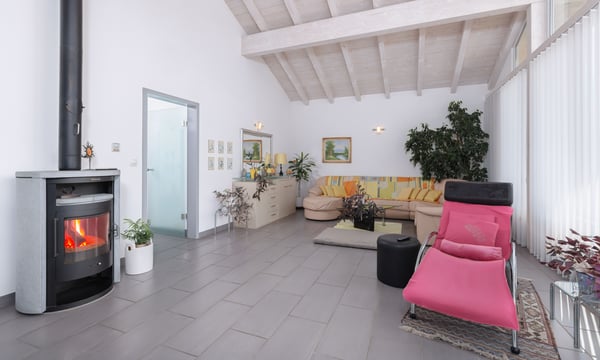 SPLENDIDA VILLA 8.5 LOCALI CON GIARDINO E GROTTO A GIUBIASCO 1
