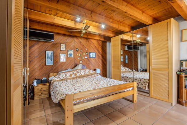 AMPIA E LUMINOSA CASA DI 13 LOCALI NEL VERDE A NOVAZZANO 7