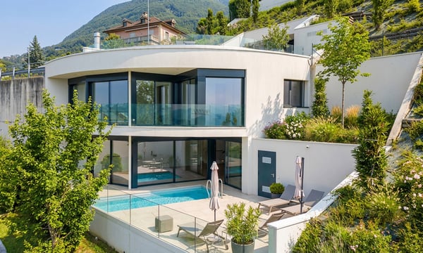 SPETTACOLARE VILLA CON PISCINA E VISTA PANORAMICA A LUGANO 2