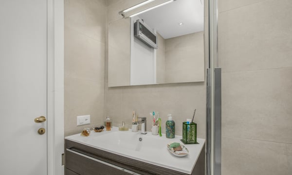 ELEGANTE 2.5 LOCALI IN POSIZIONE COMODA A LUGANO CASSARATE 8
