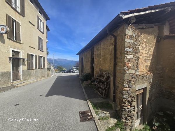 TERRENO EDIFICABILE CON RUSTICO VISTA LAGO A CADEMARIO 6
