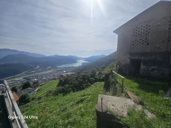 TERRENO EDIFICABILE CON RUSTICO VISTA LAGO A CADEMARIO 9
