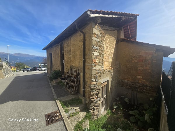 TERRENO EDIFICABILE CON RUSTICO VISTA LAGO A CADEMARIO 5