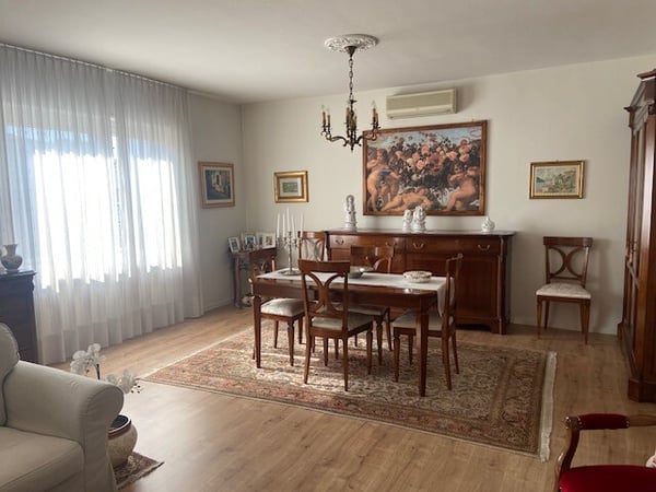 CONFORTEVOLE 4.5 LOCALI ALL'ULTIMO PIANO A CHIASSO 2