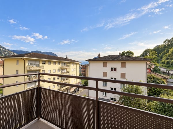 AFFITTASI ATTICO ARREDATO DI 2.5 LOCALI CON BALCONE A LUGANO 6