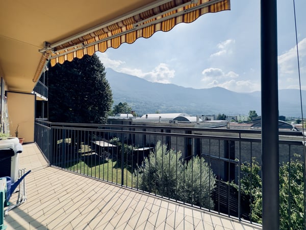 LUMINOSO 4.5 LOCALI CON TERRAZZA E BOX AUTO A GIUBIASCO 3