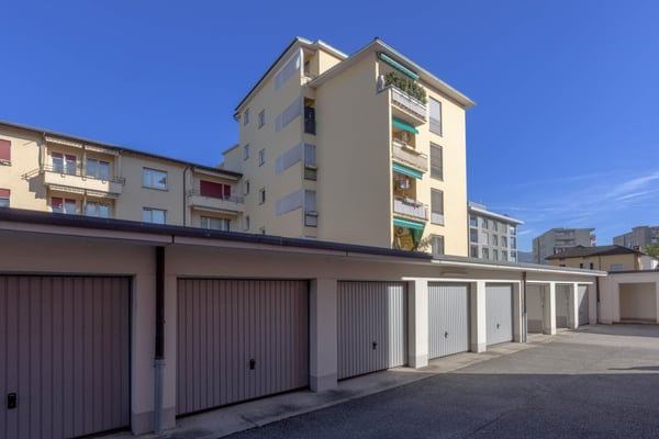 SPAZIOSO 3.5 LOCALI PIANO ALTO CON VISTA APERTA A CHIASSO 12