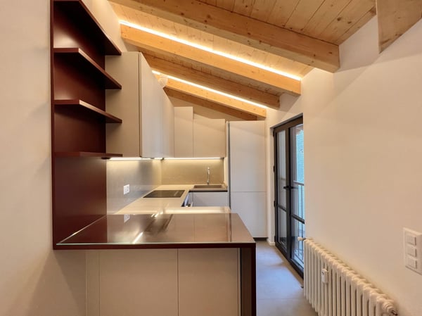 AFFITTASI GRAZIOSO 2.5 LOCALI CON BALCONE A RIVA SAN VITALE 4