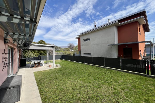 AMPIA VILLA 4.5 LOCALI CON GIARDINO PIANEGGIANTE A BESAZIO 4