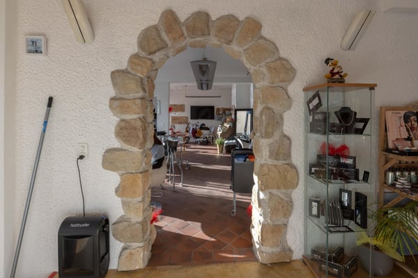 ELEGANTE BILOCALE COMMERCIALE SUL LUNGOLAGO A MELIDE 10