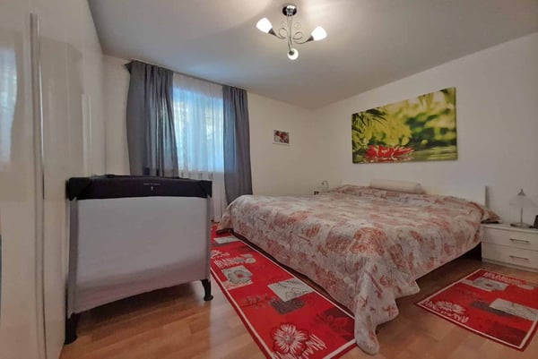 SPAZIOSA VILLA BIFAMILIARE CON GRANDE GIARDINO A CANOBBIO 12