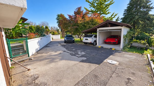 CASA BIFAMILIARE DI 7 LOCALI CON GRANDE GIARDINO A SESSA 9