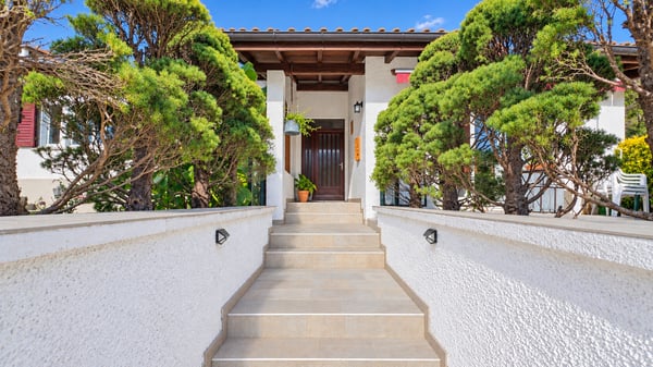 CASA BIFAMILIARE DI 7 LOCALI CON GRANDE GIARDINO A SESSA 7