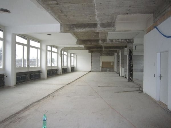 Helle, zentral gelegene Gewerbefläche / Arztpraxis 2