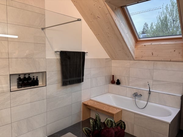 3 1/2-Zimmer Maisonettewohnung mit Sitzplatz in umgebauter Scheune / Riegelhaus 12