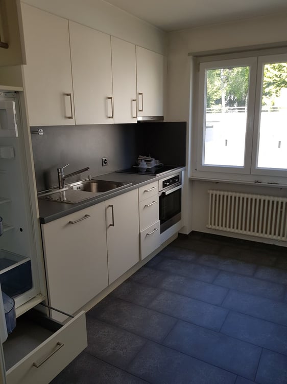 3 1/2 Zimmerwohnung mit Sicht ins Grüne 2