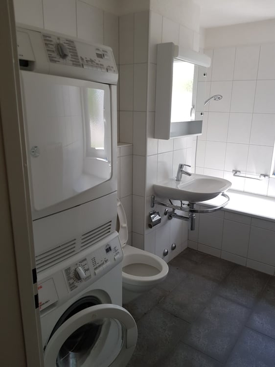 3 1/2 Zimmerwohnung mit Sicht ins Grüne 3