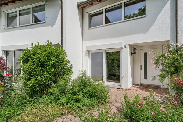 Grosszügiges Zuhause mit Garten, Cheminée und viel Privatsphäre 12