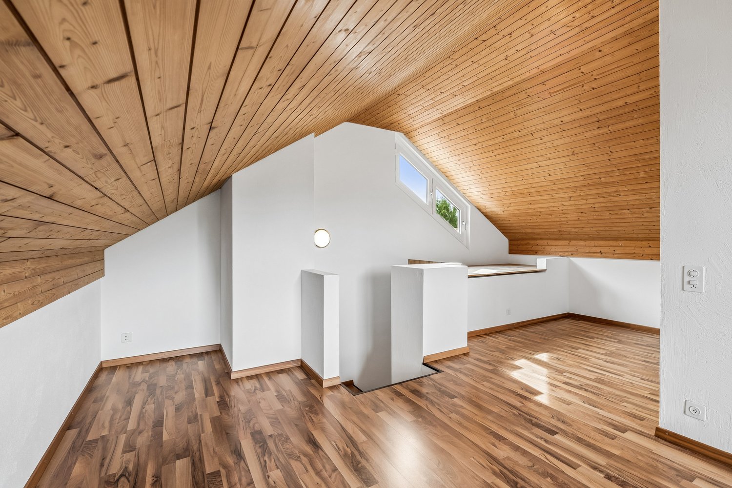 Immobilie in Benglen - Grosszügiges Zuhause mit Garten, Cheminée und viel Privatsphäre - Bild 6