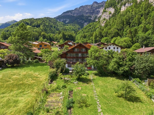 Charaktervolles 10.5 Zi.- Haus mit herrlichem Umschwung 3