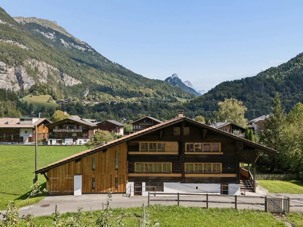 Wunderschön kernsaniertes 6 Zimmer Einfamilienhaus mit weitläufigem Garten 1