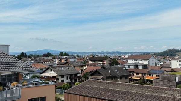 URBAN ROOF | Grosszügige 4.5-Zimmer-Dach-Maisonette im Zentrum von Siebnen 11