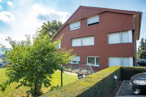 Teilsanierte 1.5-Zimmerwohnung, 1. OG, mit toller Aussicht ins Furttal 2