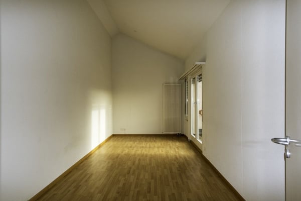 Charmante 110 m2 grosse Dachwhg. und zusätzlichem Studio-/Atelierzimmer, 2 Terrassen, Abstellräume 7