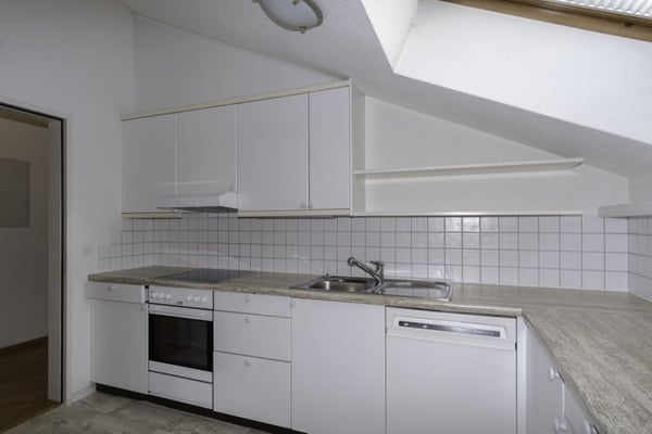 Charmante 110 m2 grosse Dachwhg. und zusätzlichem Studio-/Atelierzimmer, 2 Terrassen, Abstellräume 6