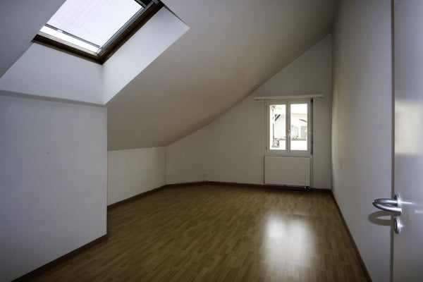 Charmante 110 m2 grosse Dachwhg. und zusätzlichem Studio-/Atelierzimmer, 2 Terrassen, Abstellräume 8