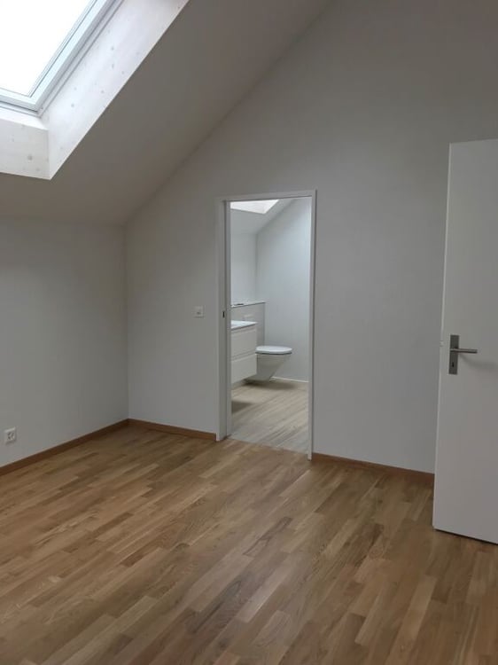 Schöne, helle 2.5-Zimmerdachwohnung 5