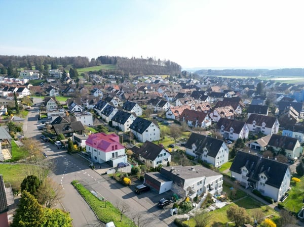 Grosszügiges Wohnen mit Weitblick über Bachenbülach 12
