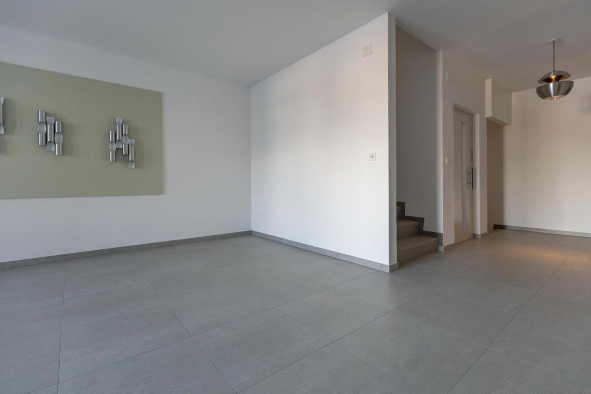 Chalet-villa avec trois unités d'habitation et espace de bien-être
