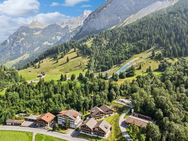 Moderne 1.5-Zimmer-Gartenwohnung in gepflegter Liegenschaft im Herzen von Kandersteg 13