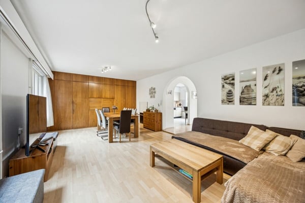 Investitionschance: Doppelhaushälfte in der Geschäftszone, kombinierbar für Wohnen & Gewerbe 5