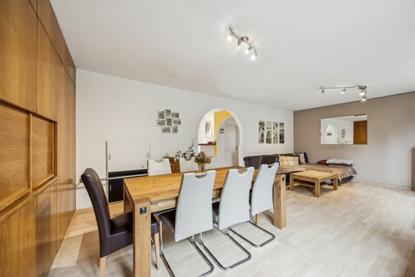 Investitionschance: Doppelhaushälfte in der Geschäftszone, kombinierbar für Wohnen & Gewerbe 4