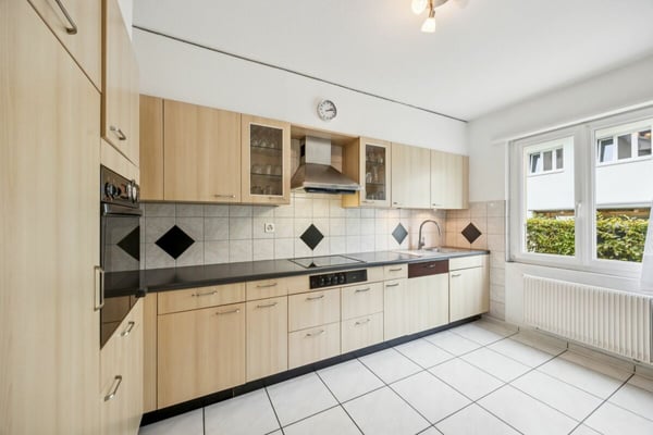 Investitionschance: Doppelhaushälfte in der Geschäftszone, kombinierbar für Wohnen & Gewerbe 6