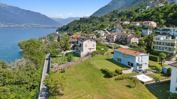 Bauland mit unverbaubarer Seesicht 3